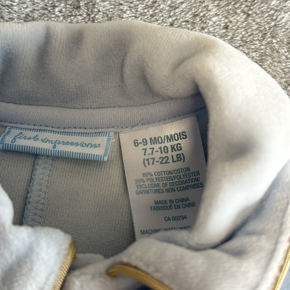 First Impressions - Velour footed sleeper. Size 6-9 months - Picture 4 of 5